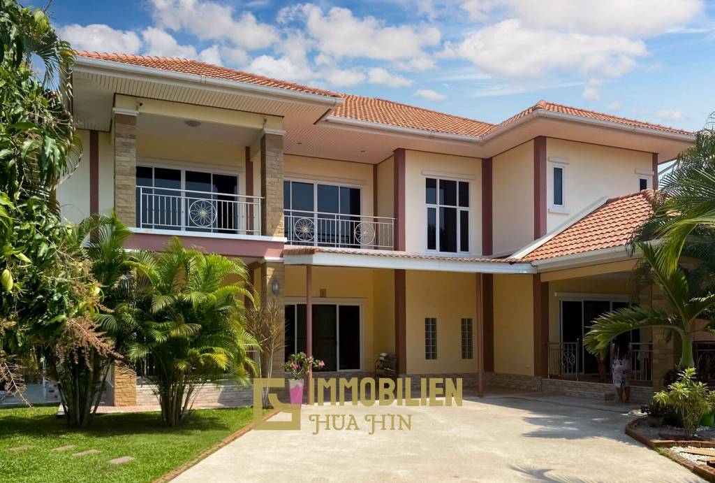 2 Storey : Stand Alone House On A Big Land Plot