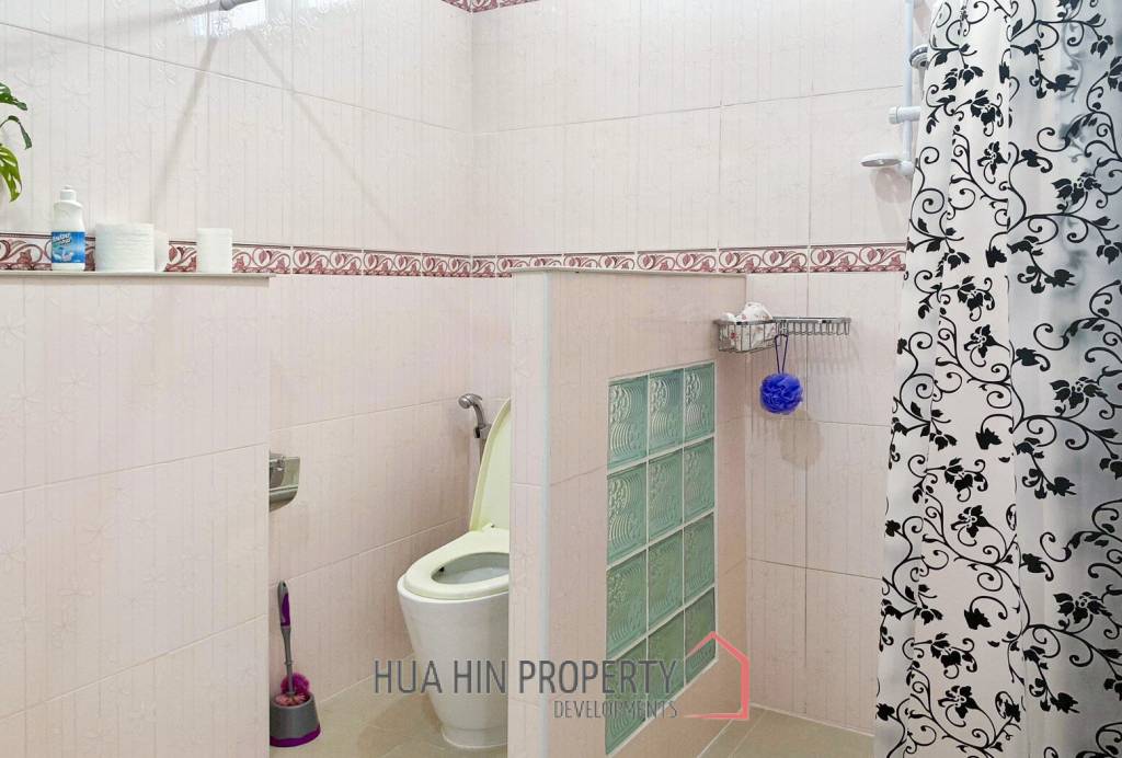 2 Storey : Stand Alone House On A Big Land Plot