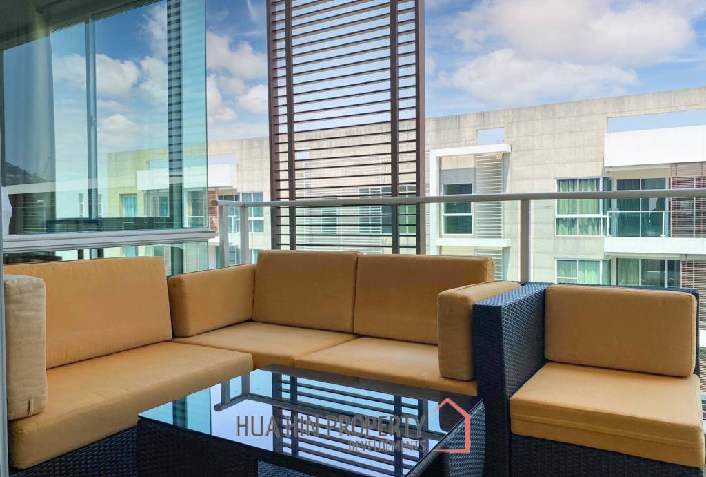 The Breeze Condo: 2 Bedroom With Pool View
