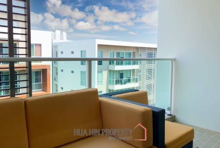 The Breeze Condo: 2 Bedroom With Pool View