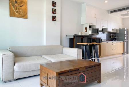 The Breeze Condo: 2 Bedroom With Pool View