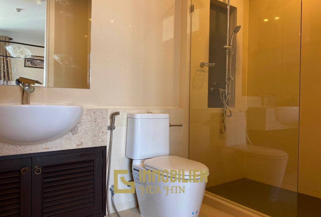The Breeze Condo: 2 Schlafzimmer-Apartment mit Poolblick