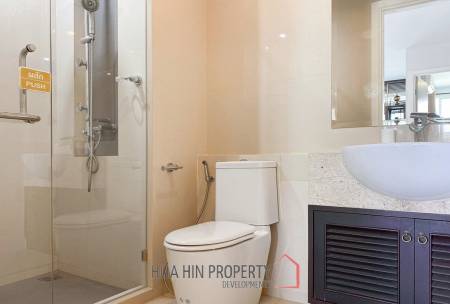 The Breeze Condo: 2 Bedroom With Pool View