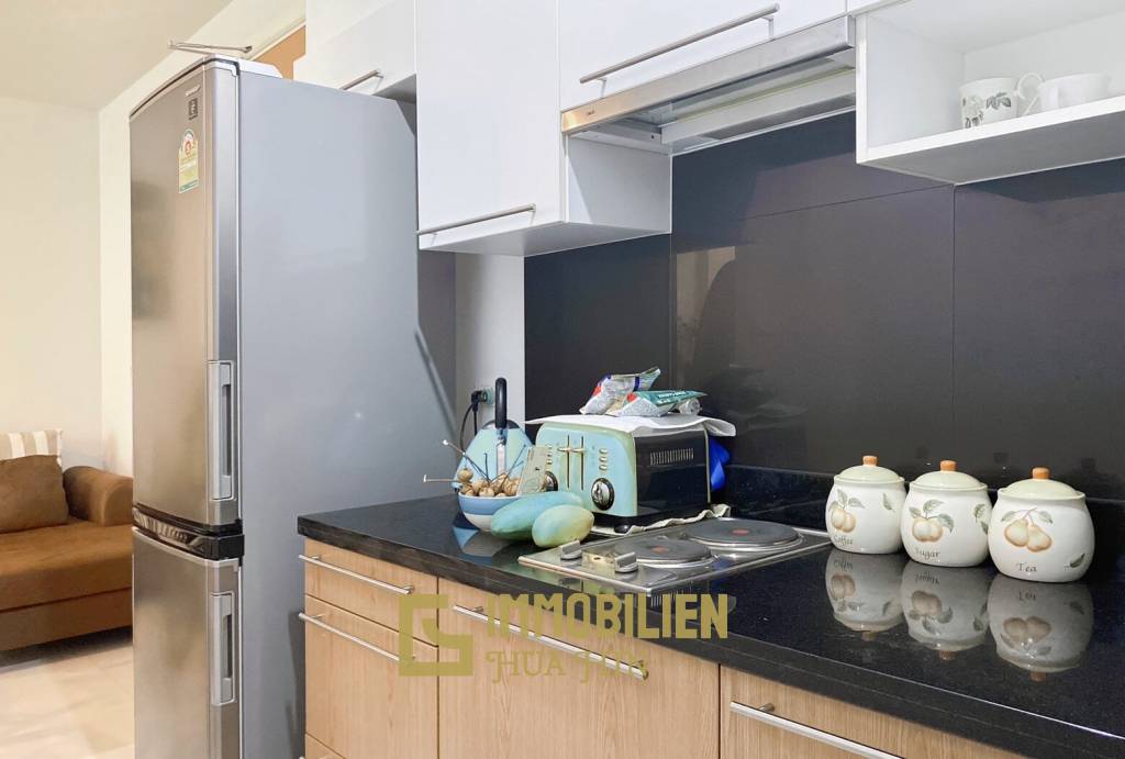The Breeze Condo: 1 Bedroom With Pool View