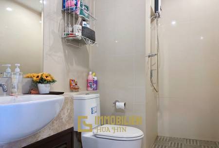 The Breeze Condo: 1 Bedroom With Pool View
