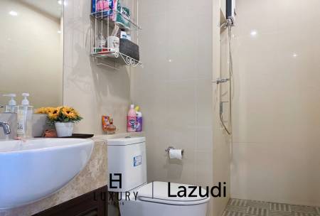 The Breeze Condo: 1 Bedroom With Pool View