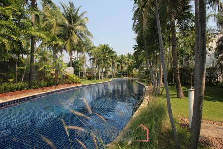Luxurious 4 Bedroom 2 Storey Villa On Private Residence