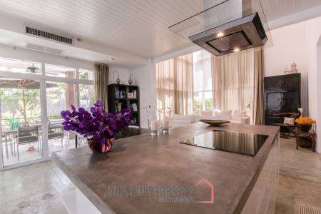 Luxurious 4 Bedroom 2 Storey Villa On Private Residence