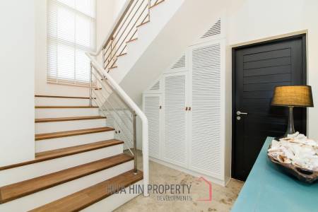 Luxurious 4 Bedroom 2 Storey Villa On Private Residence