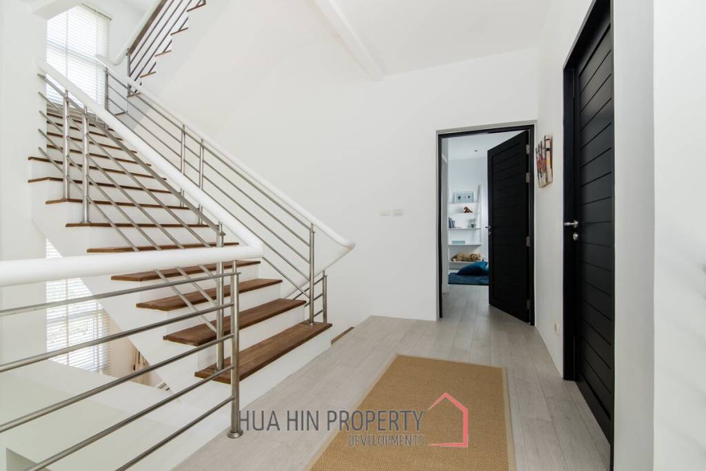 Luxurious 4 Bedroom 2 Storey Villa On Private Residence