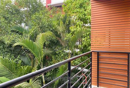 CASADAENG: 3 Bedroom Condo Near the Beach