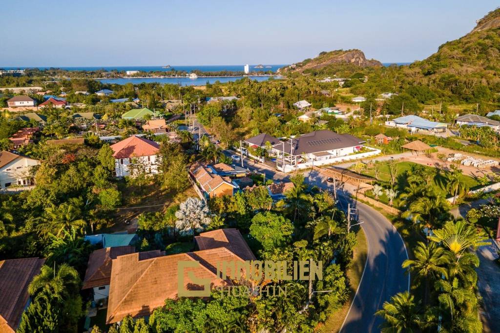 Zweistöckige Villa in der Nähe des Sainoi Beach auf einem großen Grundstück