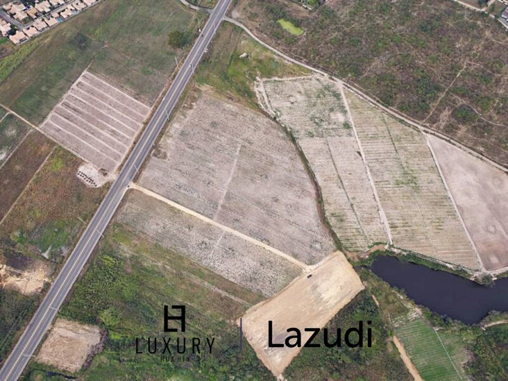 Земельные участки 6,400 кв.м. 