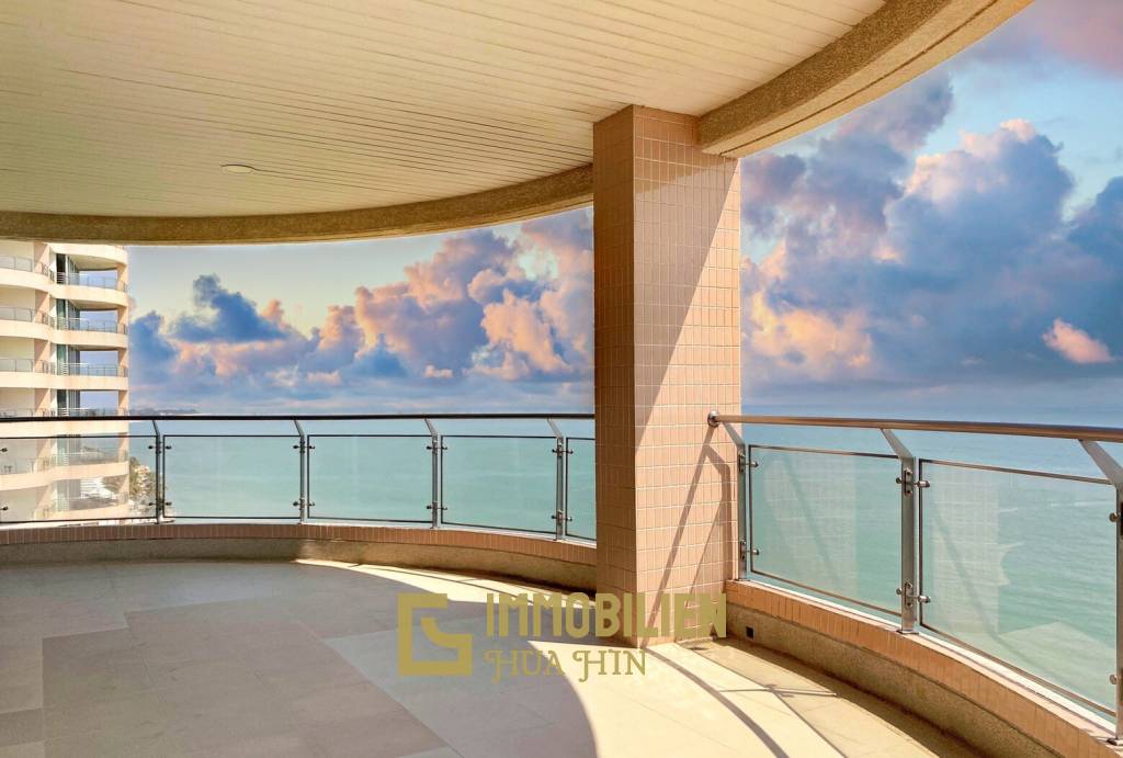 Cha Am Long Beach: 3 Bedroom, 3 Bathroom Condo For Sale