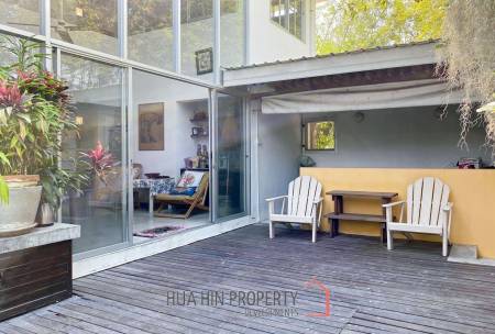 Large 4 Bedroom House With Pool Close To The Beach