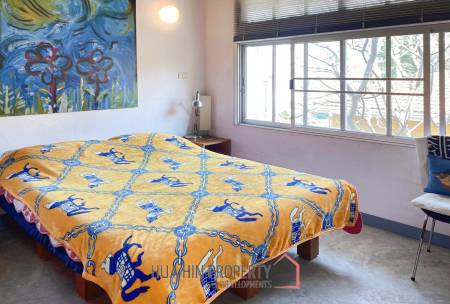 Large 4 Bedroom House With Pool Close To The Beach