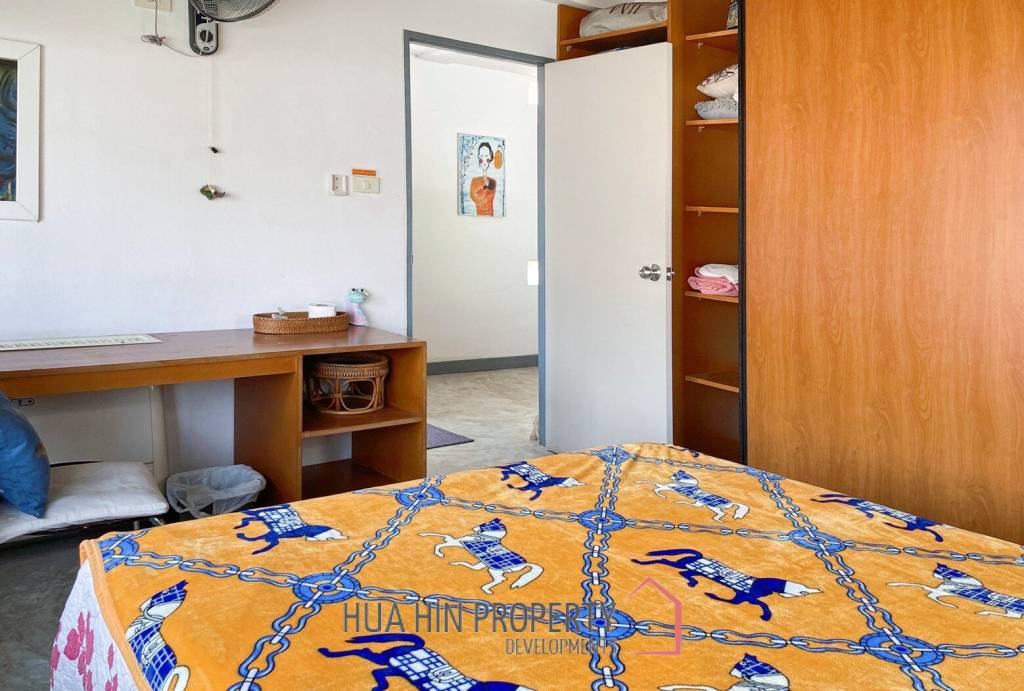 Large 4 Bedroom House With Pool Close To The Beach