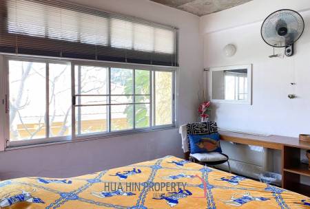 Large 4 Bedroom House With Pool Close To The Beach