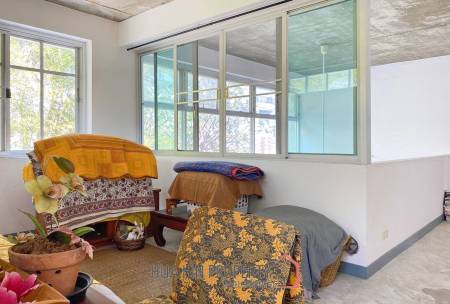 Large 4 Bedroom House With Pool Close To The Beach