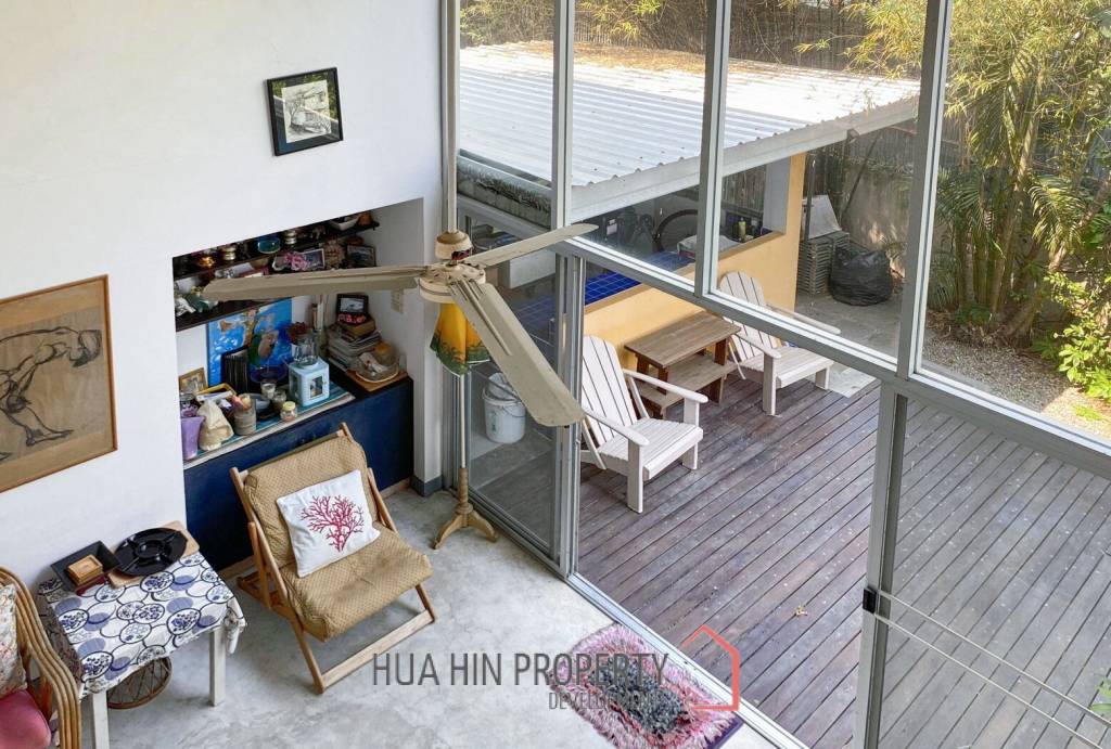 Large 4 Bedroom House With Pool Close To The Beach