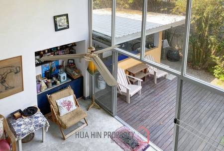 Large 4 Bedroom House With Pool Close To The Beach
