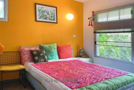 Large 4 Bedroom House With Pool Close To The Beach