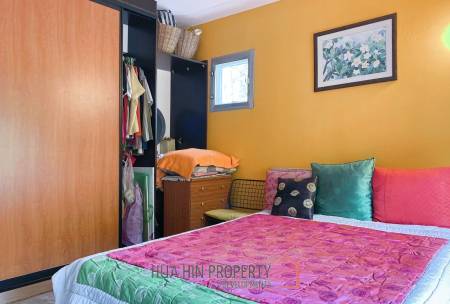 Large 4 Bedroom House With Pool Close To The Beach