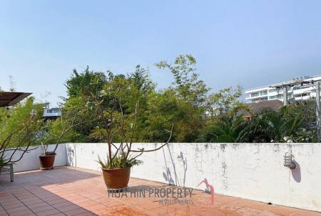 Large 4 Bedroom House With Pool Close To The Beach