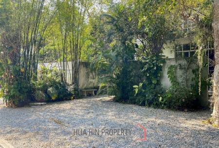 Large 4 Bedroom House With Pool Close To The Beach