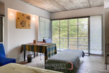 Large 4 Bedroom House With Pool Close To The Beach