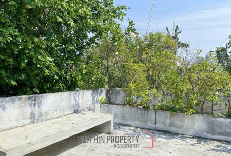 Large 4 Bedroom House With Pool Close To The Beach