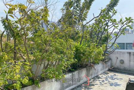 Large 4 Bedroom House With Pool Close To The Beach