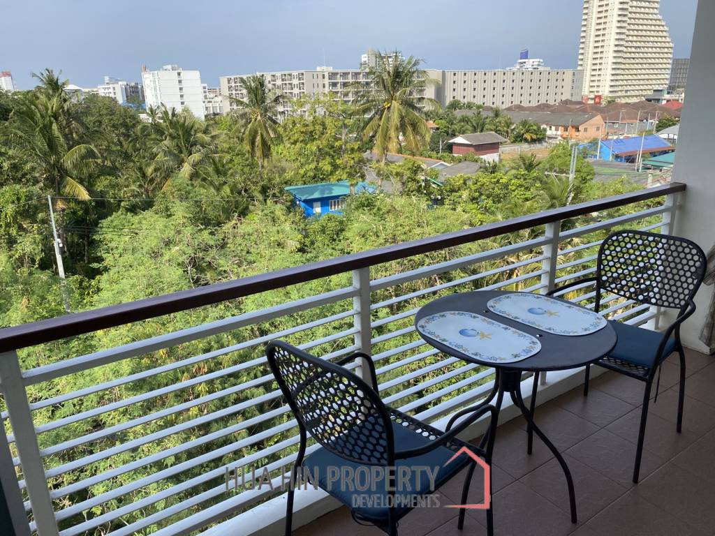 Flame Tree : 1 Bedroom Condo