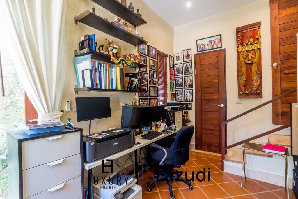 1,870 metro cuadrado 5 ` Casa de Venta