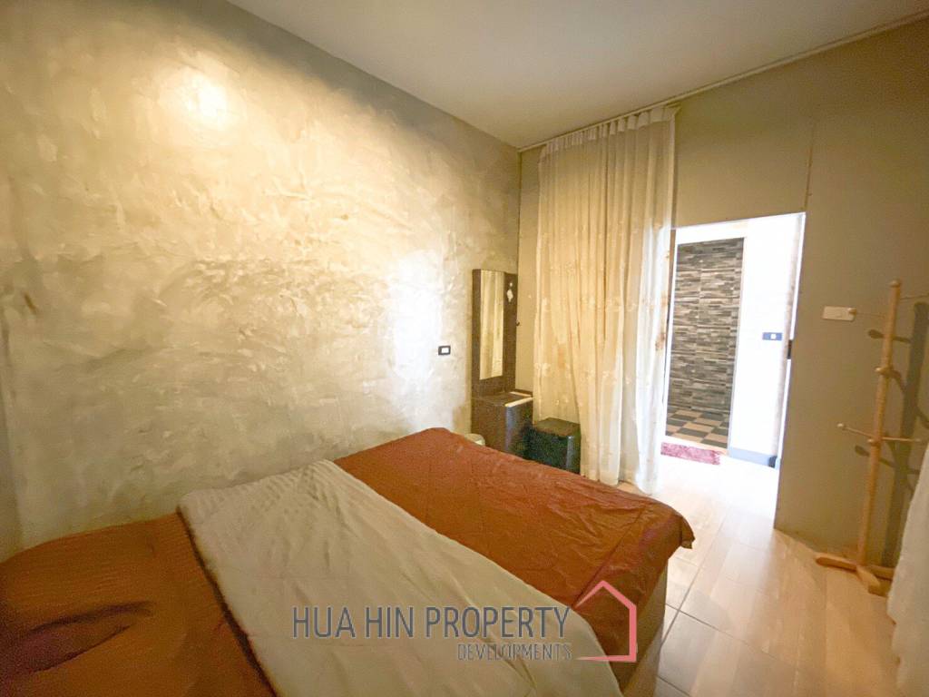 5 Bedroom Thai Style Modern Pool Villa For Sale