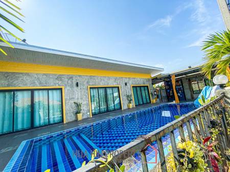 5 Bedroom Thai Style Modern Pool Villa For Sale