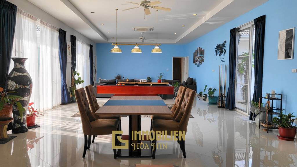 Große moderne 3 Schlafzimmer Pool Villa