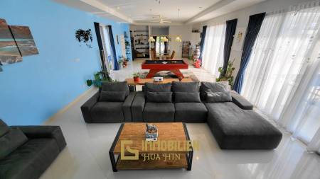 Große moderne 3 Schlafzimmer Pool Villa