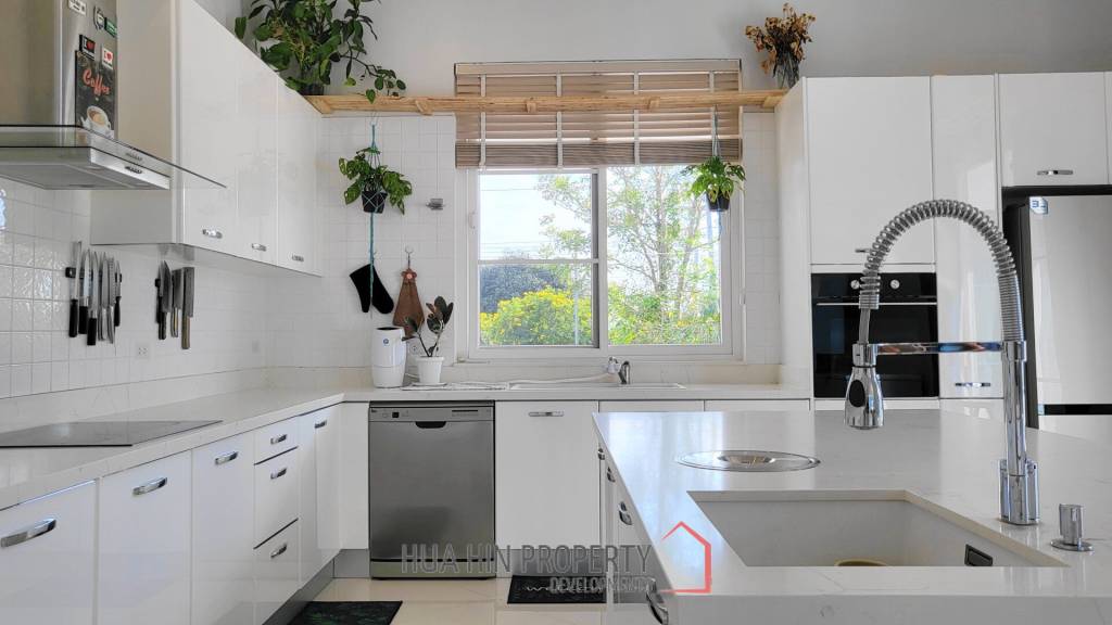Large 3 Bed Modern Private Pool Villa For Sale