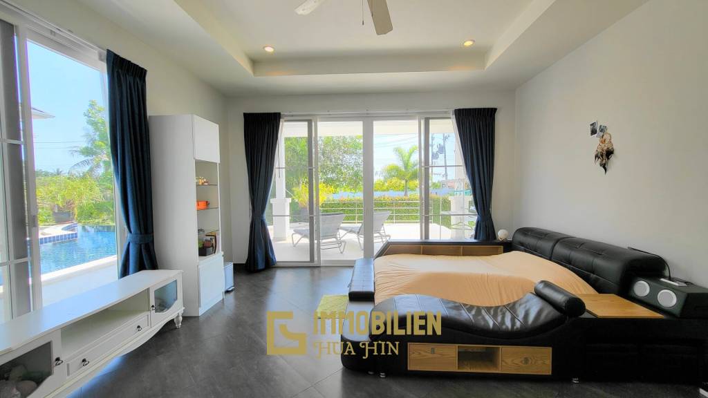 Große moderne 3 Schlafzimmer Pool Villa