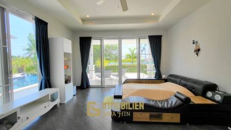 Große moderne 3 Schlafzimmer Pool Villa