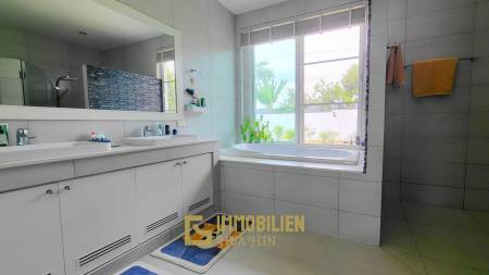 Große moderne 3 Schlafzimmer Pool Villa
