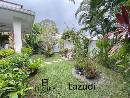 Woodlands: Gepflegte Pool Villa mit 3 Schlafzimmern und 2 Bädern