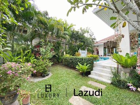 Woodlands: Gepflegte Pool Villa mit 3 Schlafzimmern und 2 Bädern