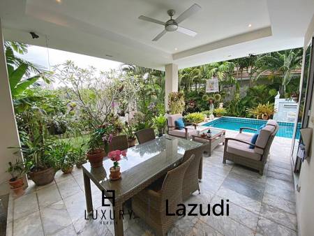 Woodlands: Gepflegte Pool Villa mit 3 Schlafzimmern und 2 Bädern