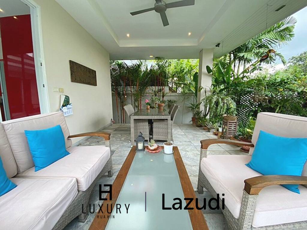 Woodlands: Gepflegte Pool Villa mit 3 Schlafzimmern und 2 Bädern