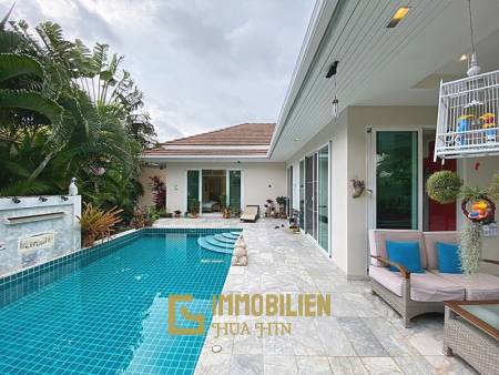 Woodlands: Gepflegte Pool Villa mit 3 Schlafzimmern und 2 Bädern