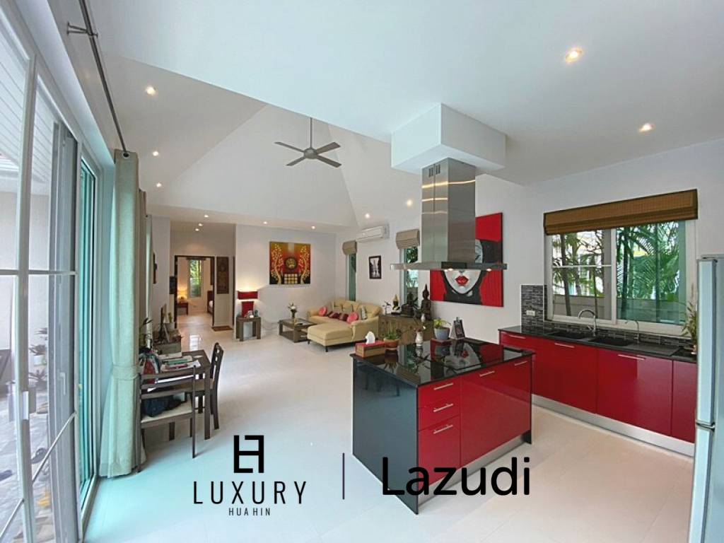 Woodlands: Gepflegte Pool Villa mit 3 Schlafzimmern und 2 Bädern