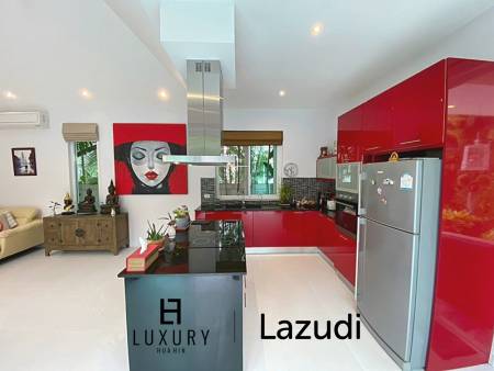 Woodlands: Gepflegte Pool Villa mit 3 Schlafzimmern und 2 Bädern