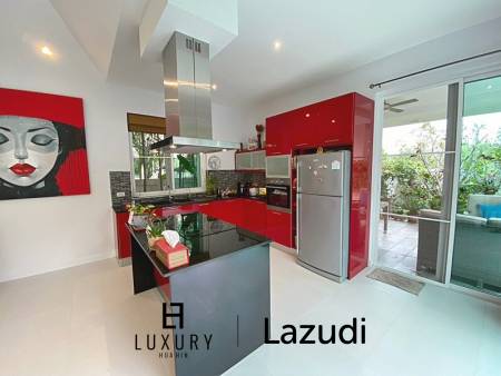 Woodlands: Gepflegte Pool Villa mit 3 Schlafzimmern und 2 Bädern